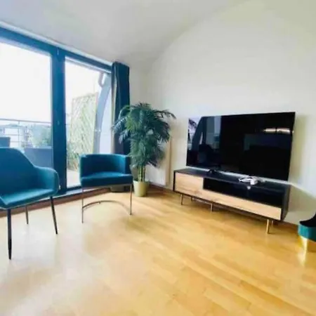 Penthouse 2 Bedrooms In Center Witth Terrace & Parking- 51 아파트 *