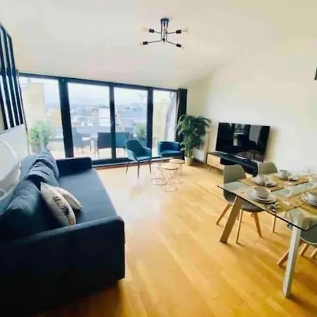 Penthouse 2 Bedrooms In Center Witth Terrace & Parking- 51 *