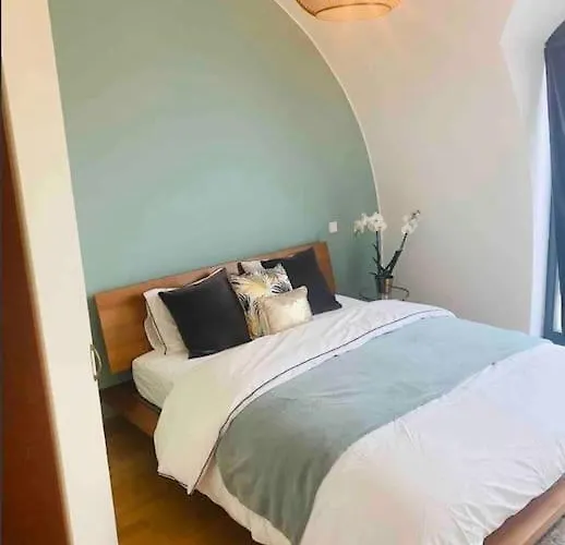 Penthouse 2 Bedrooms In Center Witth Terrace & Parking- 51 아파트