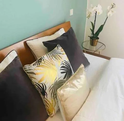 Penthouse 2 Bedrooms In Center Witth Terrace & Parking- 51 아파트