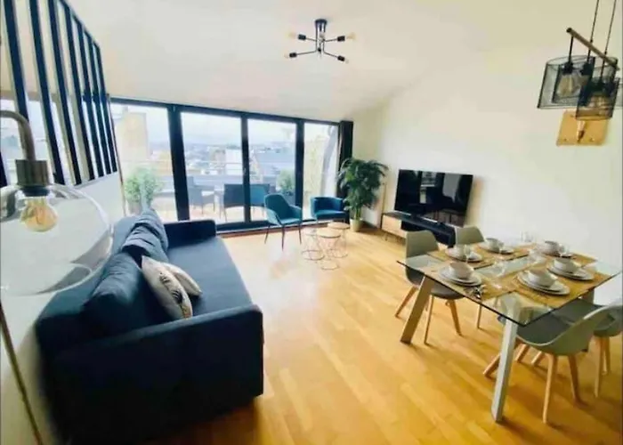 Penthouse 2 Bedrooms In Center Witth Terrace & Parking- 51 *